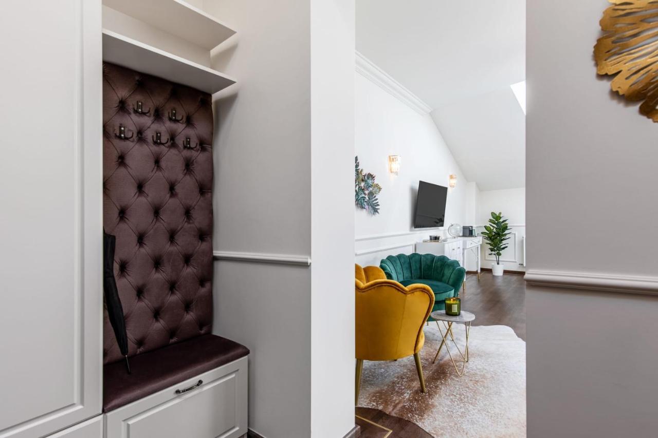 Holt Old Town Luxury Suites Bucareste Exterior foto