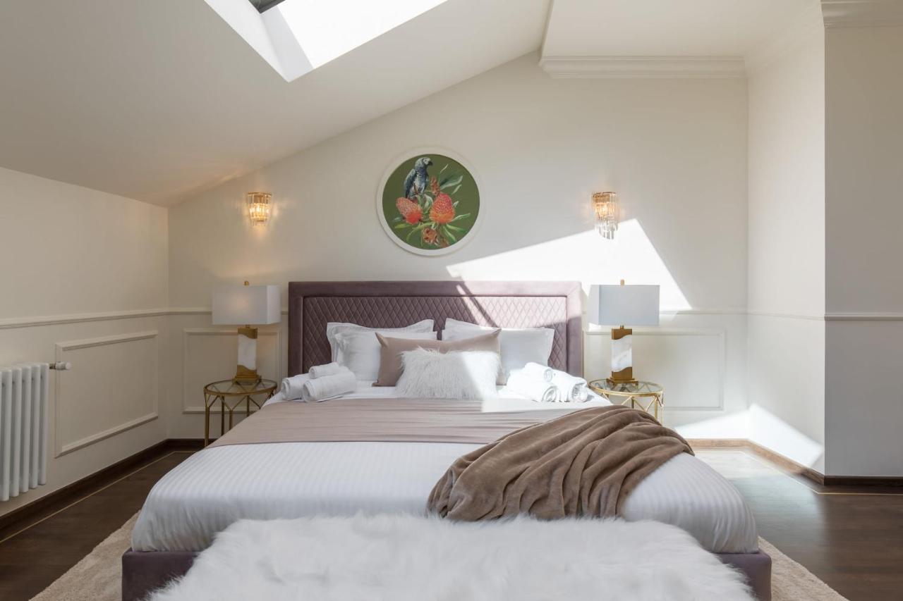 Holt Old Town Luxury Suites Bucareste Exterior foto
