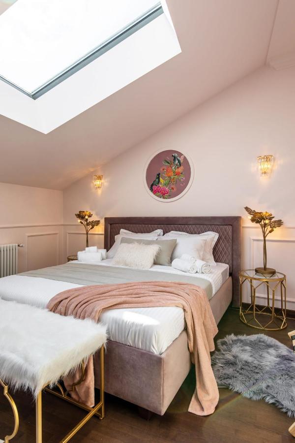 Holt Old Town Luxury Suites Bucareste Exterior foto