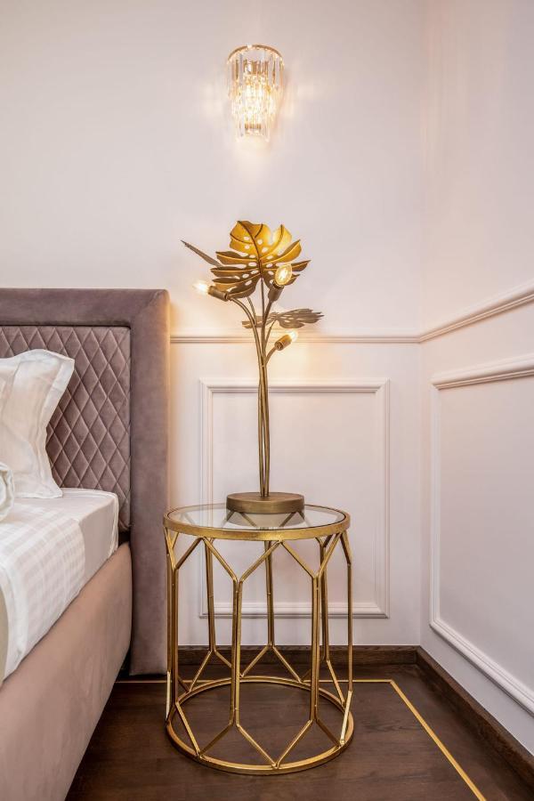 Holt Old Town Luxury Suites Bucareste Exterior foto