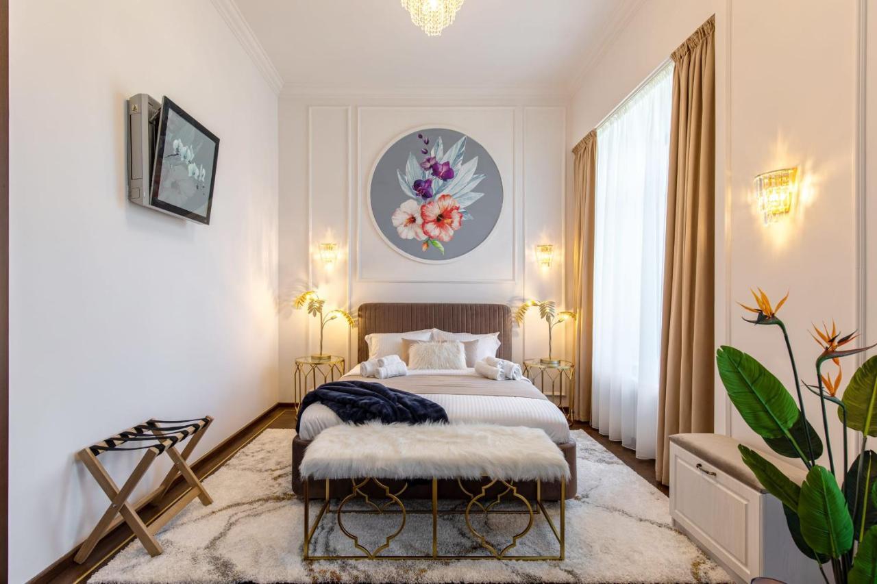 Holt Old Town Luxury Suites Bucareste Exterior foto