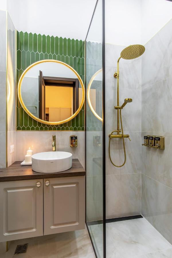 Holt Old Town Luxury Suites Bucareste Exterior foto